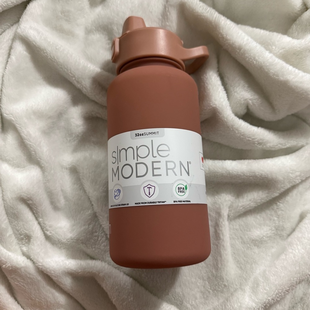 Simple Modern Rust Water Bottle
